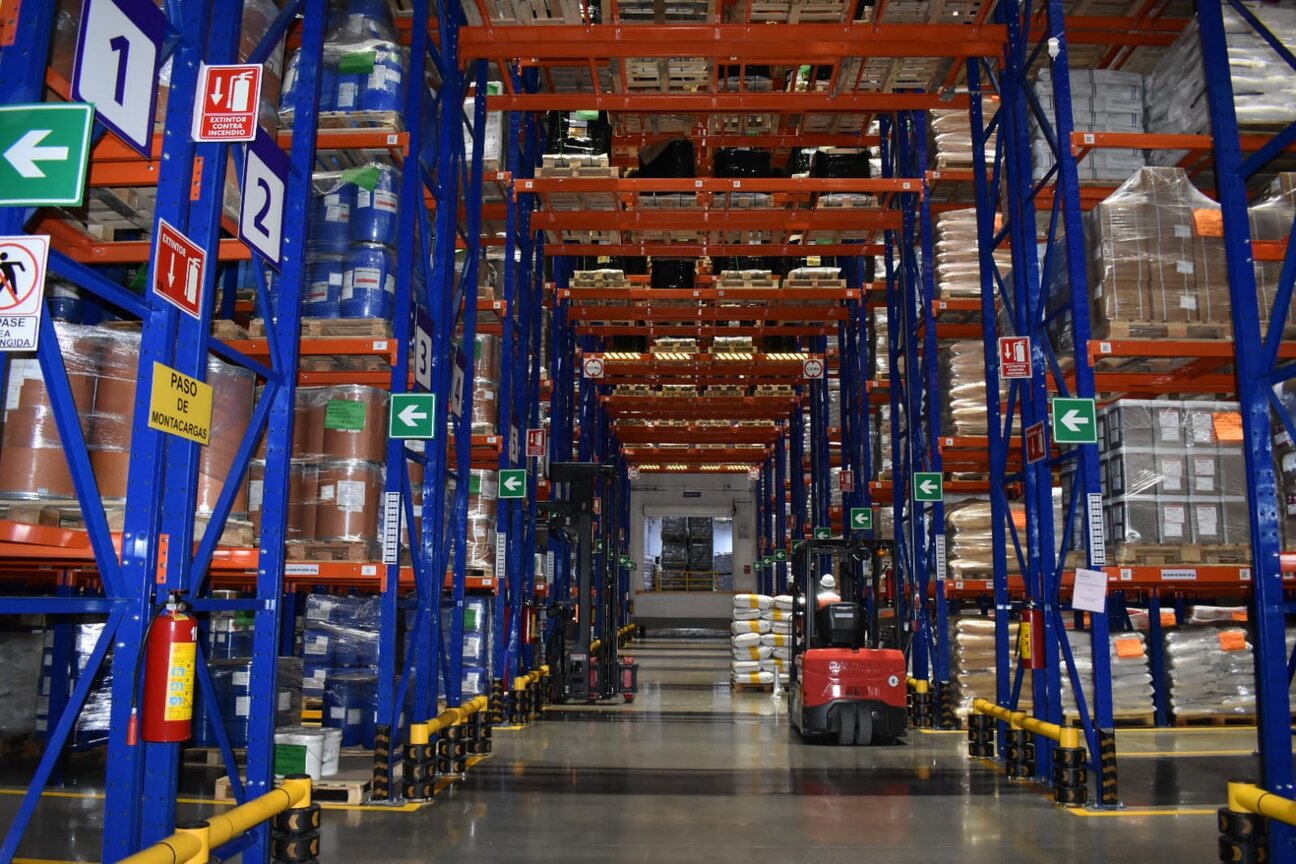 Picture_warehouse_and_lab_México_City